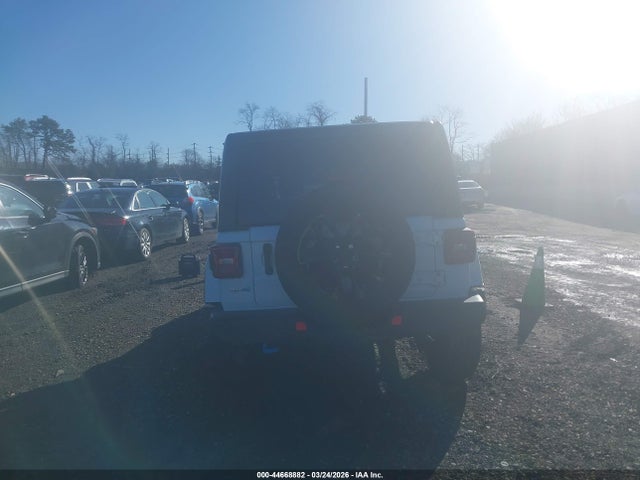 44668882 :رقم المزاد ، 1C4JJXP69PW557369 vin ، 2023 Jeep Wrangler 4xe Sahara 4x4 مزاد بيع