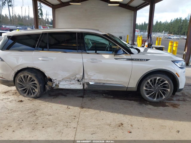 Lincoln Aviator Reserve 2023 5LM5J7XC2PGL13038 Image 14