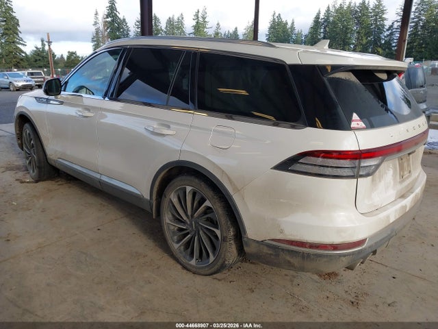2023 LINCOLN AVIATOR 5LM5J7XC2PGL13038 Photo 2