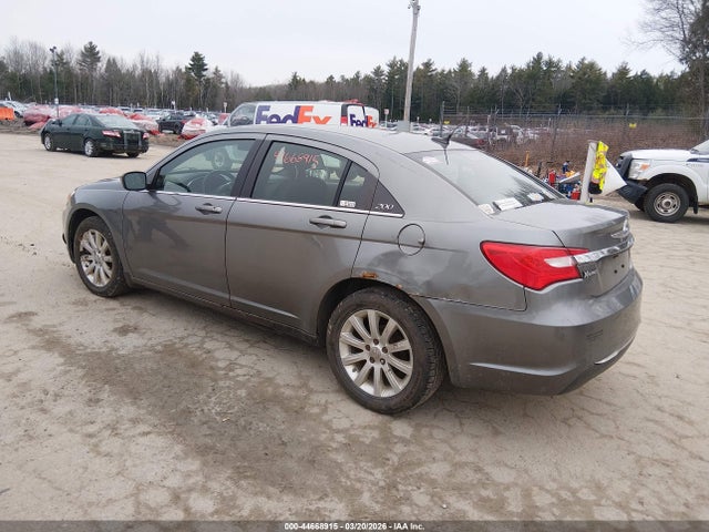 44668915 :رقم المزاد ، 1C3CCBBB8CN107565 vin ، 2012 Chrysler 200 Touring مزاد بيع