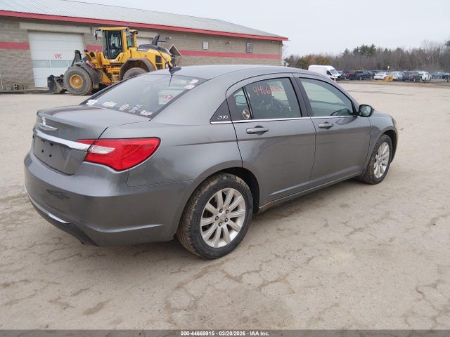 44668915 :رقم المزاد ، 1C3CCBBB8CN107565 vin ، 2012 Chrysler 200 Touring مزاد بيع