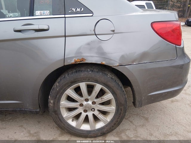 44668915 :رقم المزاد ، 1C3CCBBB8CN107565 vin ، 2012 Chrysler 200 Touring مزاد بيع