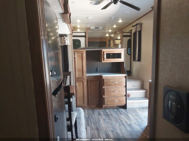Продажа на аукционе авто 2017 Coachmen Chaparral, vin: 5ZT3CH2BXHA315555, номер лота: 44668927