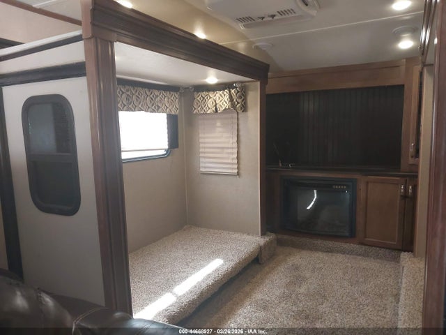 Продажа на аукционе авто 2017 Coachmen Chaparral, vin: 5ZT3CH2BXHA315555, номер лота: 44668927