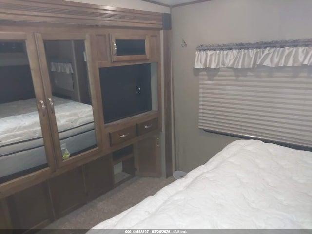 Продажа на аукционе авто 2017 Coachmen Chaparral, vin: 5ZT3CH2BXHA315555, номер лота: 44668927