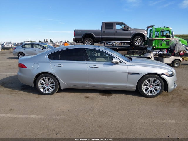 SAJBD4BV8GCY11133 Jaguar Xf 35t Premium