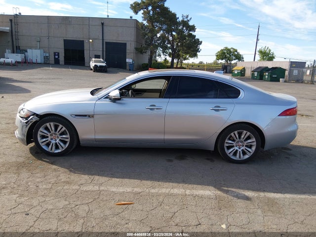 SAJBD4BV8GCY11133 Jaguar Xf 35t Premium