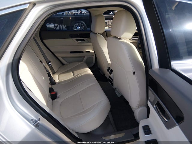 2016 JAGUAR XF SAJBD4BV8GCY11133 Photo 7