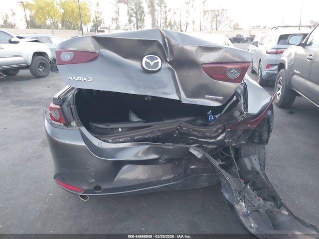 3MZBPADL7KM112564 Mazda Mazda3 Preferred Package