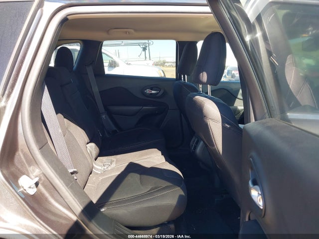 Jeep Cherokee Latitude 2016 1C4PJLCB7GW280775 Image 8