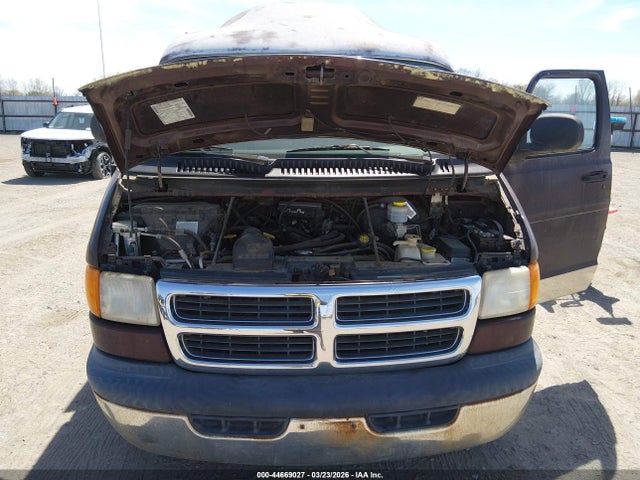 Продажа на аукционе авто 2000 Dodge Ram Van 1500 Conversion, vin: 2B6HB11ZXYK140801, номер лота: 44669027