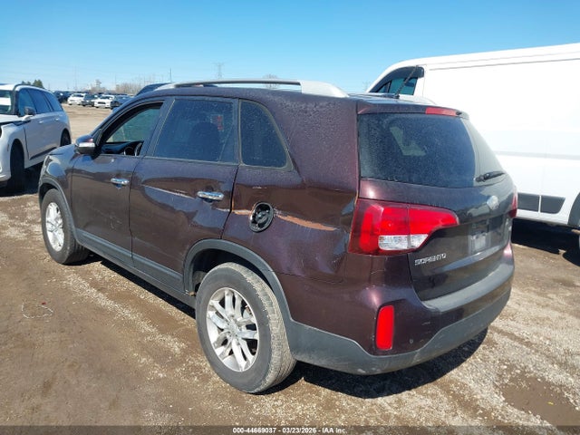 2015 KIA SORENTO 5XYKT4A66FG597765 Photo 2