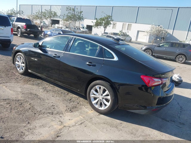1G1ZD5ST9MF011994 Chevrolet Malibu Fwd Lt