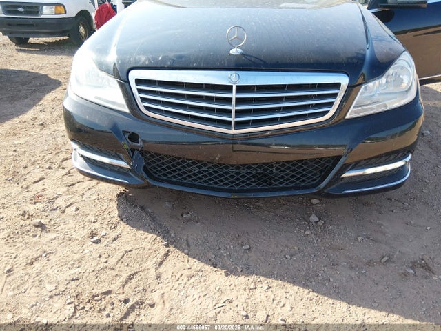 Продажа на аукционе авто 2014 Mercedes-benz C 300 Luxury 4matic, vin: WDDGF8AB8EG175855, номер лота: 44669057