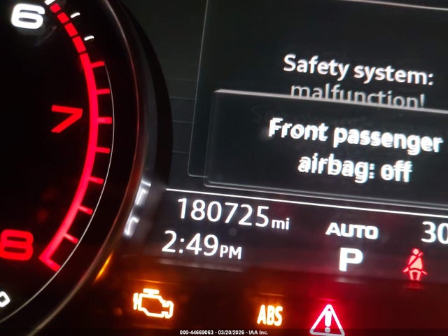 2017 Audi A4 2.0t Premium მანქანა იყიდება აუქციონზე, vin: WAUANAF48HN014696, აუქციონის ნომერი: 44669063