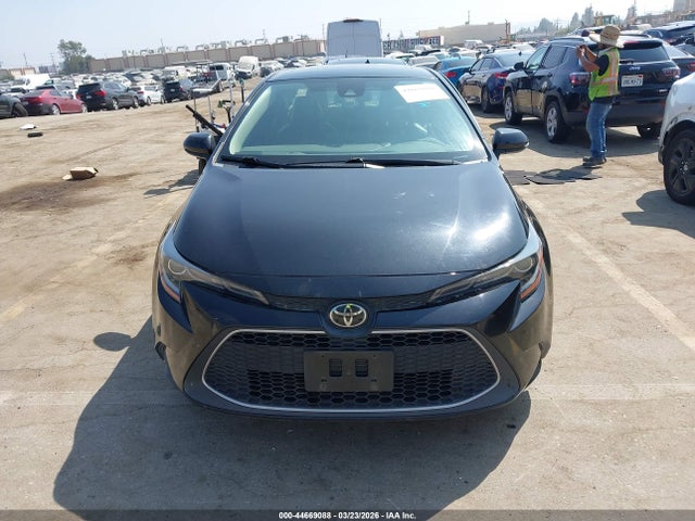 5YFFPMAE0NP297808 Toyota Corolla Xle