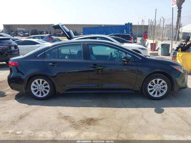 5YFFPMAE0NP297808 Toyota Corolla Xle