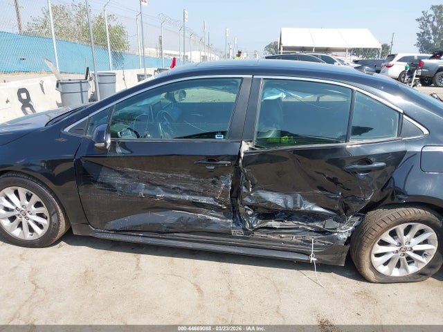 5YFFPMAE0NP297808 Toyota Corolla Xle
