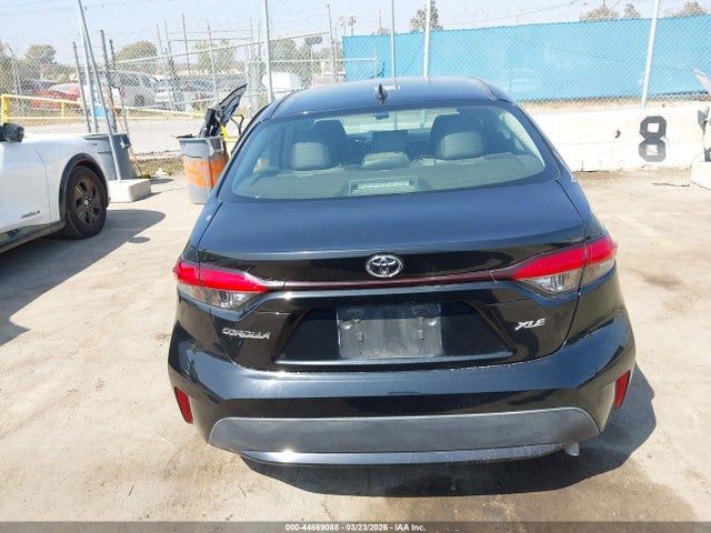 5YFFPMAE0NP297808 Toyota Corolla Xle