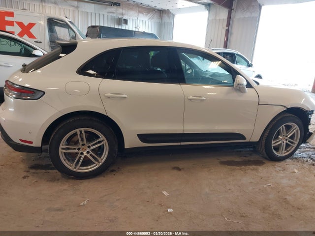 Porsche Macan T 2023 WP1AA2A5XPLB05160 Image 13