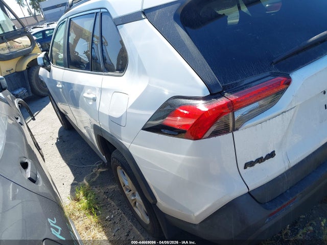 Toyota Rav4 Xle 2021 2T3W1RFV6MC157453 Image 3