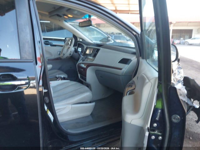 Aukcja sprzedaży 2011 Toyota Sienna Xle, vin: 5TDDK3DC1BS024387, numer aukcji: 44669125