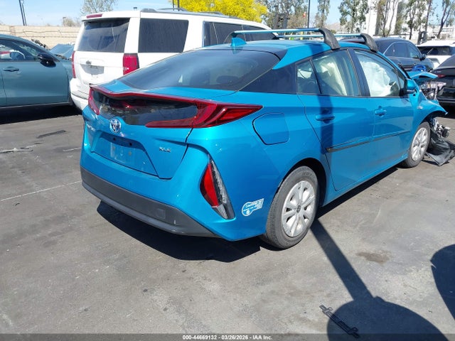 JTDKAMFP8M3168880 Toyota Prius Prime Xle
