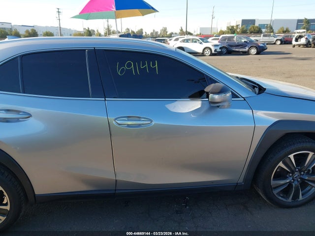 JTHX6JBH5P2144386 Lexus UX 250H