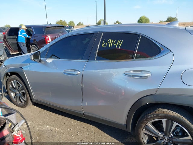 JTHX6JBH5P2144386 Lexus UX 250H