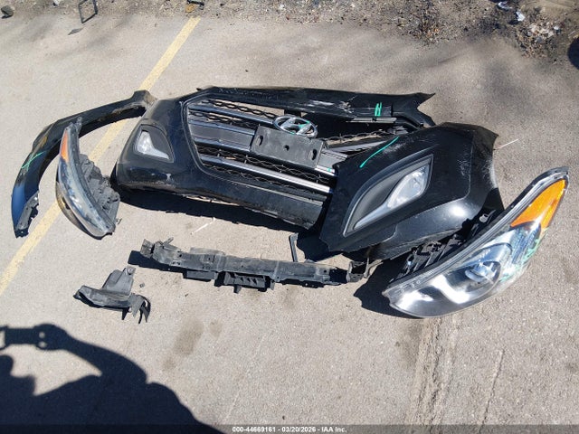 KMHD35LH6GU305086 Hyundai ELANTRA GT