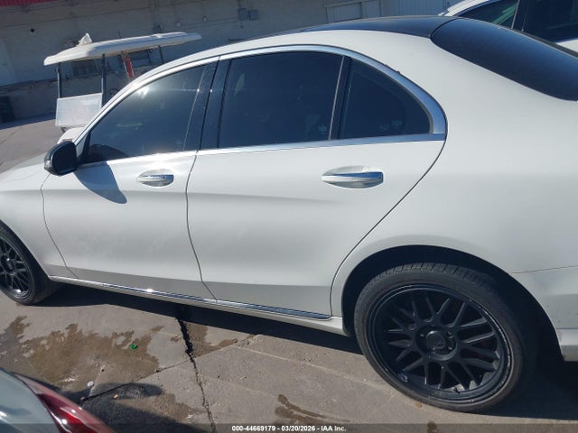 Продажа на аукционе авто 2015 Mercedes-benz C 300 4matic, vin: 55SWF4KB3FU019486, номер лота: 44669179