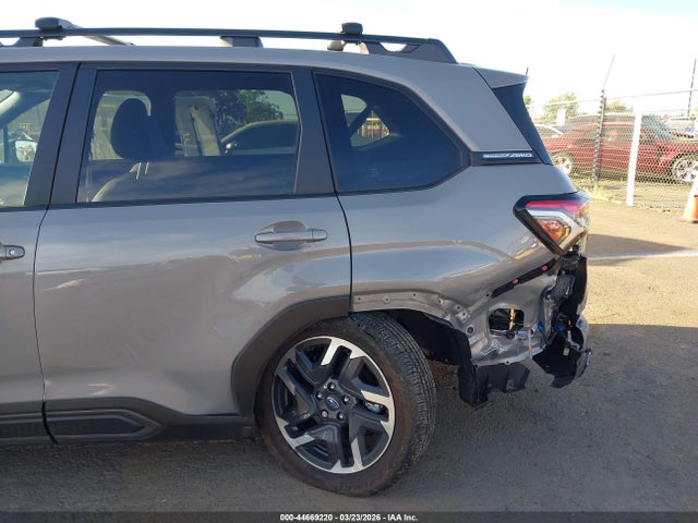 JF2SLSRD1SH427355 Subaru Forester Limited Hybrid
