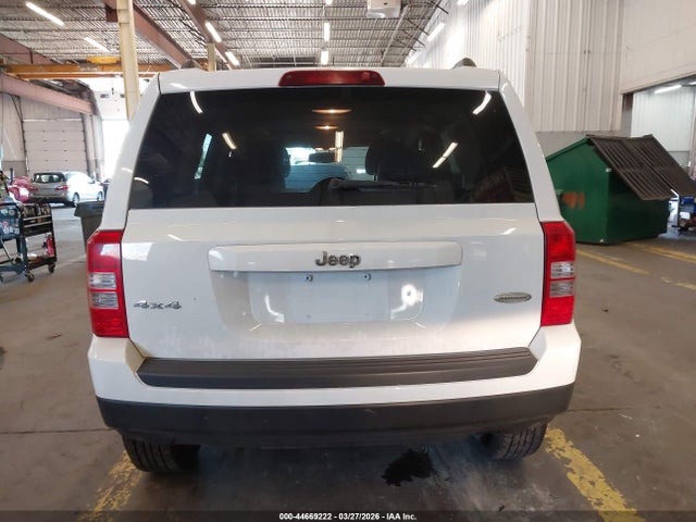 2015 Jeep Patriot Latitude მანქანა იყიდება აუქციონზე, vin: 1C4NJRFB0FD154192, აუქციონის ნომერი: 44669222