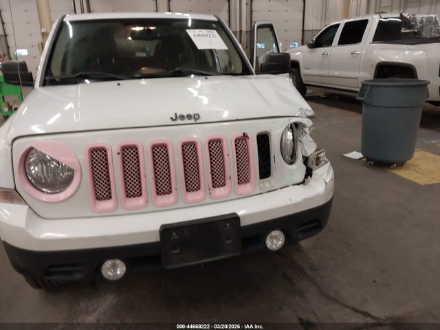 2015 Jeep Patriot Latitude მანქანა იყიდება აუქციონზე, vin: 1C4NJRFB0FD154192, აუქციონის ნომერი: 44669222