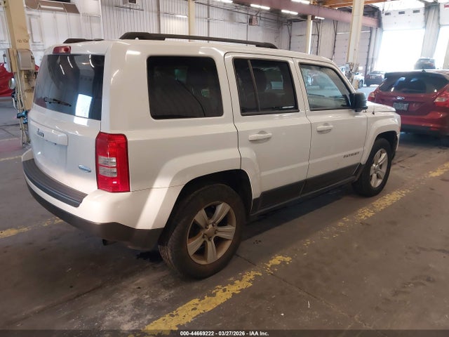 2015 Jeep Patriot Latitude მანქანა იყიდება აუქციონზე, vin: 1C4NJRFB0FD154192, აუქციონის ნომერი: 44669222