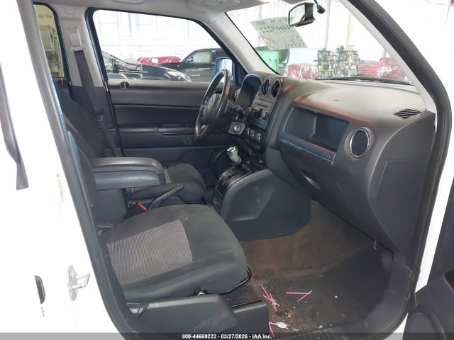 2015 Jeep Patriot Latitude მანქანა იყიდება აუქციონზე, vin: 1C4NJRFB0FD154192, აუქციონის ნომერი: 44669222