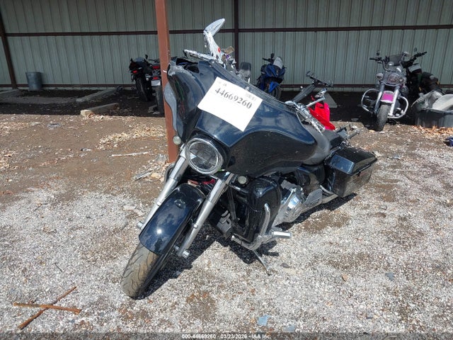 2012 HARLEY-DAVIDSON FLHX 1HD1KBM12CB629988 Photo 1