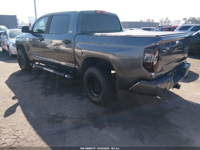 5TFDY5F19KX851585 Toyota Tundra Sr5 5.7l V8