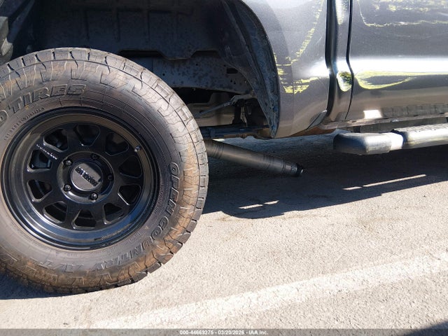 5TFDY5F19KX851585 Toyota Tundra Sr5 5.7l V8