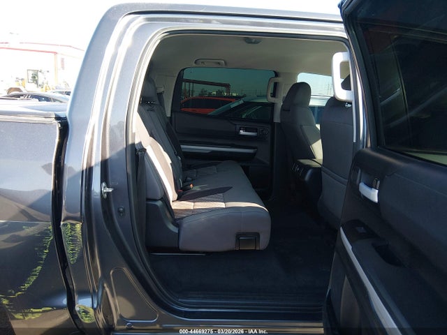 5TFDY5F19KX851585 Toyota Tundra Sr5 5.7l V8