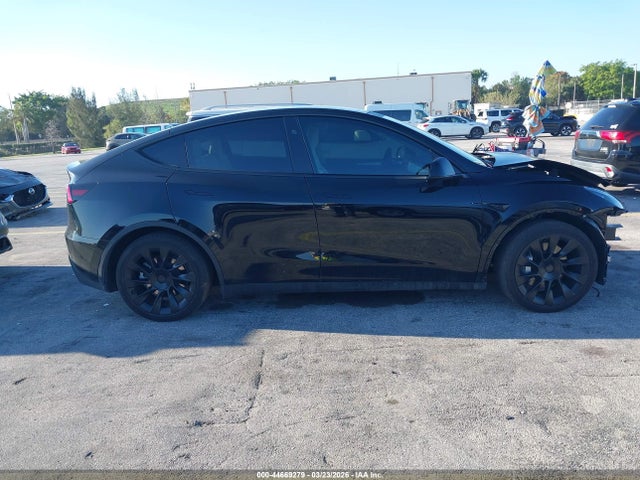 44669279 :رقم المزاد ، 7SAYGAEEXRF201172 vin ، 2024 Tesla Model Y Long Range Dual Motor All-wheel Drive مزاد بيع