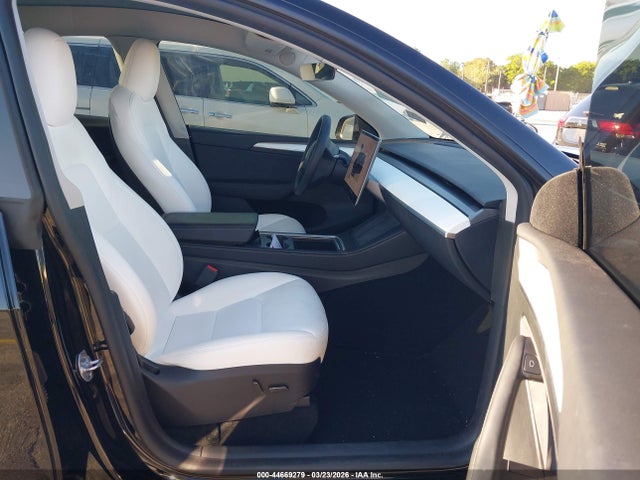 44669279 :رقم المزاد ، 7SAYGAEEXRF201172 vin ، 2024 Tesla Model Y Long Range Dual Motor All-wheel Drive مزاد بيع