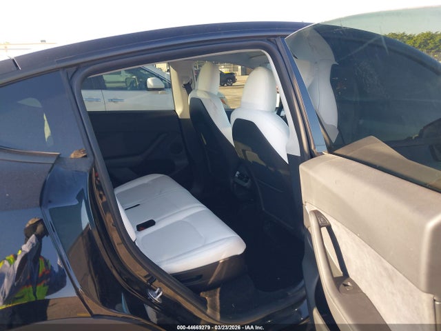 44669279 :رقم المزاد ، 7SAYGAEEXRF201172 vin ، 2024 Tesla Model Y Long Range Dual Motor All-wheel Drive مزاد بيع