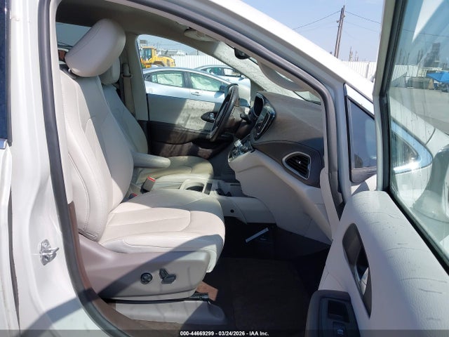 Auction sale of the 2021 Chrysler Pacifica Touring L, vin: 2C4RC1BG1MR521335, lot number: 44669299