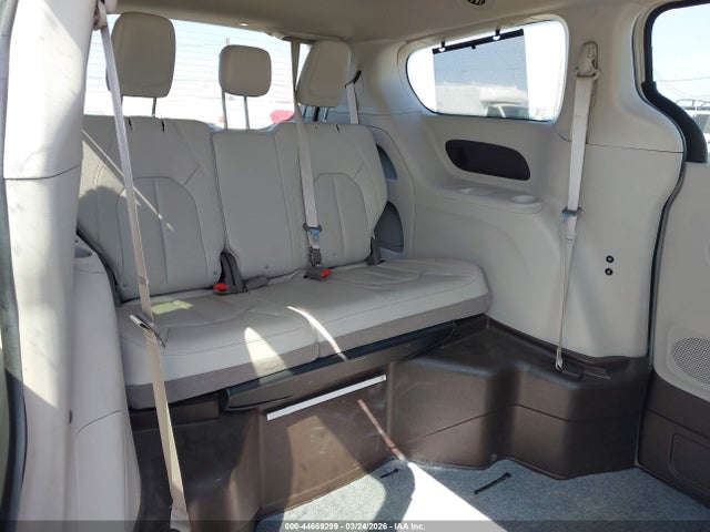 Auction sale of the 2021 Chrysler Pacifica Touring L, vin: 2C4RC1BG1MR521335, lot number: 44669299