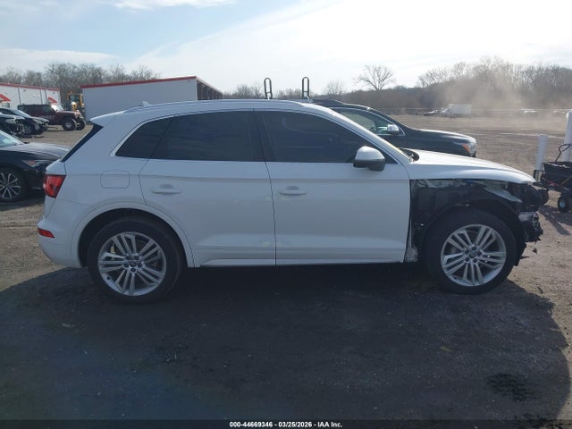 2018 Audi Q5 2.0t Premium/2.0t Tech Premium მანქანა იყიდება აუქციონზე, vin: WA1BNAFY6J2007273, აუქციონის ნომერი: 44669346