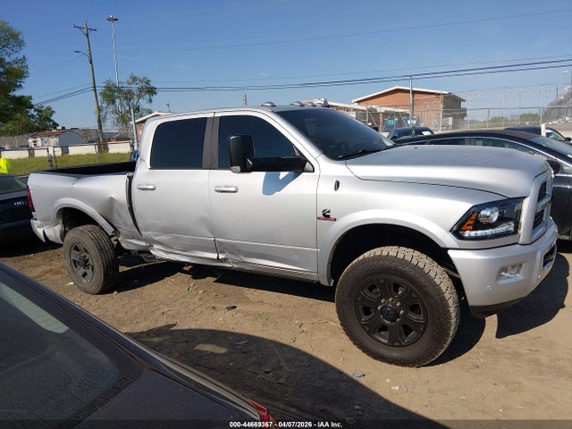 3C6UR5FL5HG781537 RAM 2500 Laramie 4x4 6&#039;4 Box