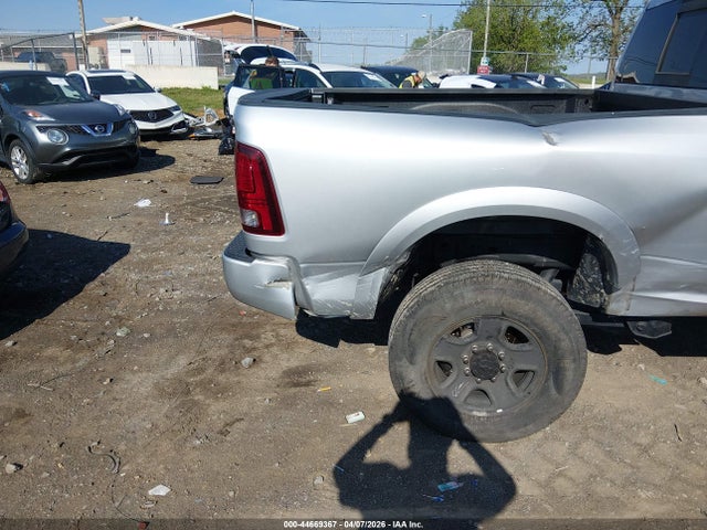 3C6UR5FL5HG781537 RAM 2500 Laramie 4x4 6&#039;4 Box