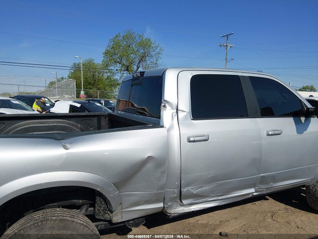 3C6UR5FL5HG781537 RAM 2500 Laramie 4x4 6&#039;4 Box