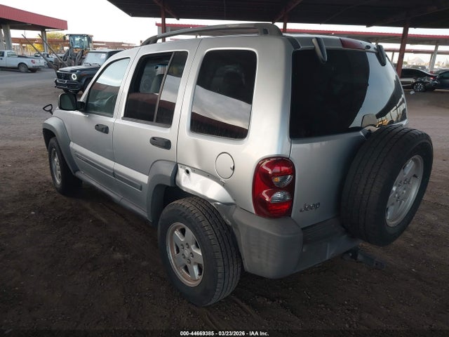 2005 JEEP LIBERTY 1J4GK48K75W549344 Photo 2